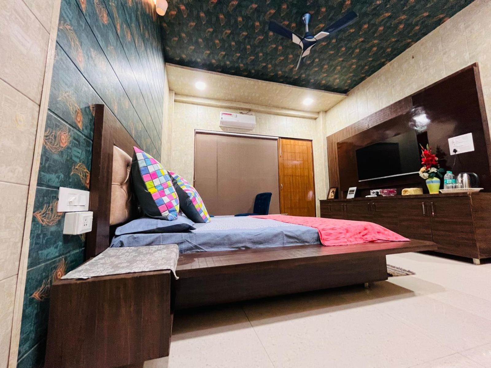 Shreshth Home Stay - Best Family Accommodation - 3Km From Har Ki Pauri, Haridwar, Uttarakhand Esterno foto