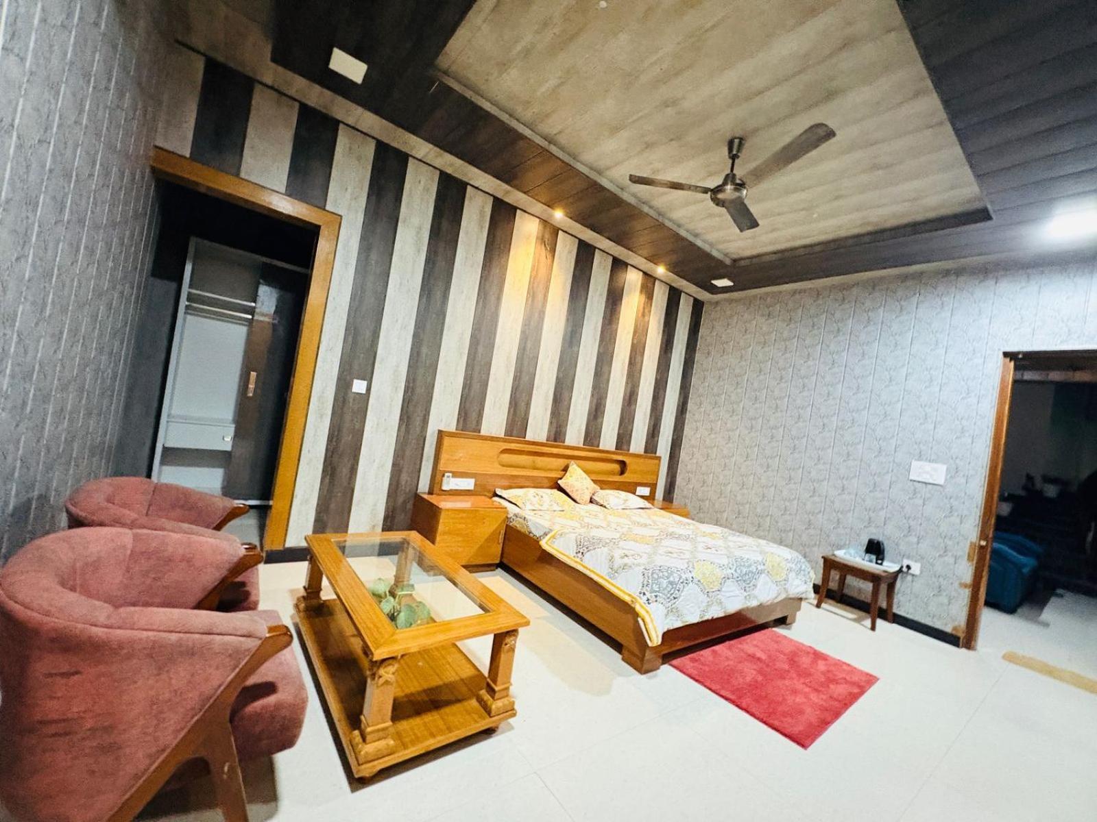 Shreshth Home Stay - Best Family Accommodation - 3Km From Har Ki Pauri, Haridwar, Uttarakhand Esterno foto
