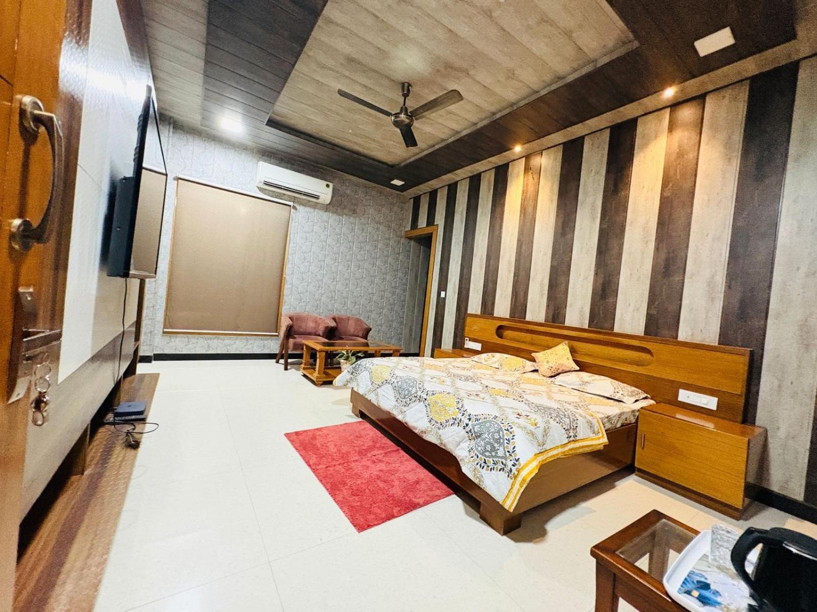 Shreshth Home Stay - Best Family Accommodation - 3Km From Har Ki Pauri, Haridwar, Uttarakhand Esterno foto