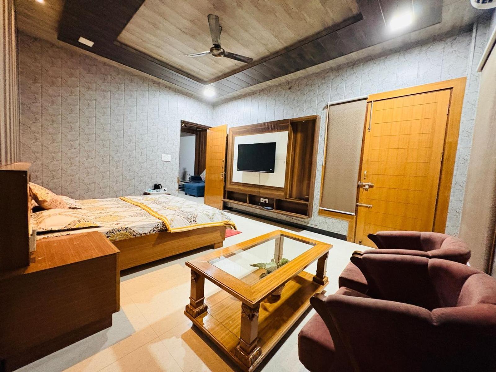 Shreshth Home Stay - Best Family Accommodation - 3Km From Har Ki Pauri, Haridwar, Uttarakhand Esterno foto